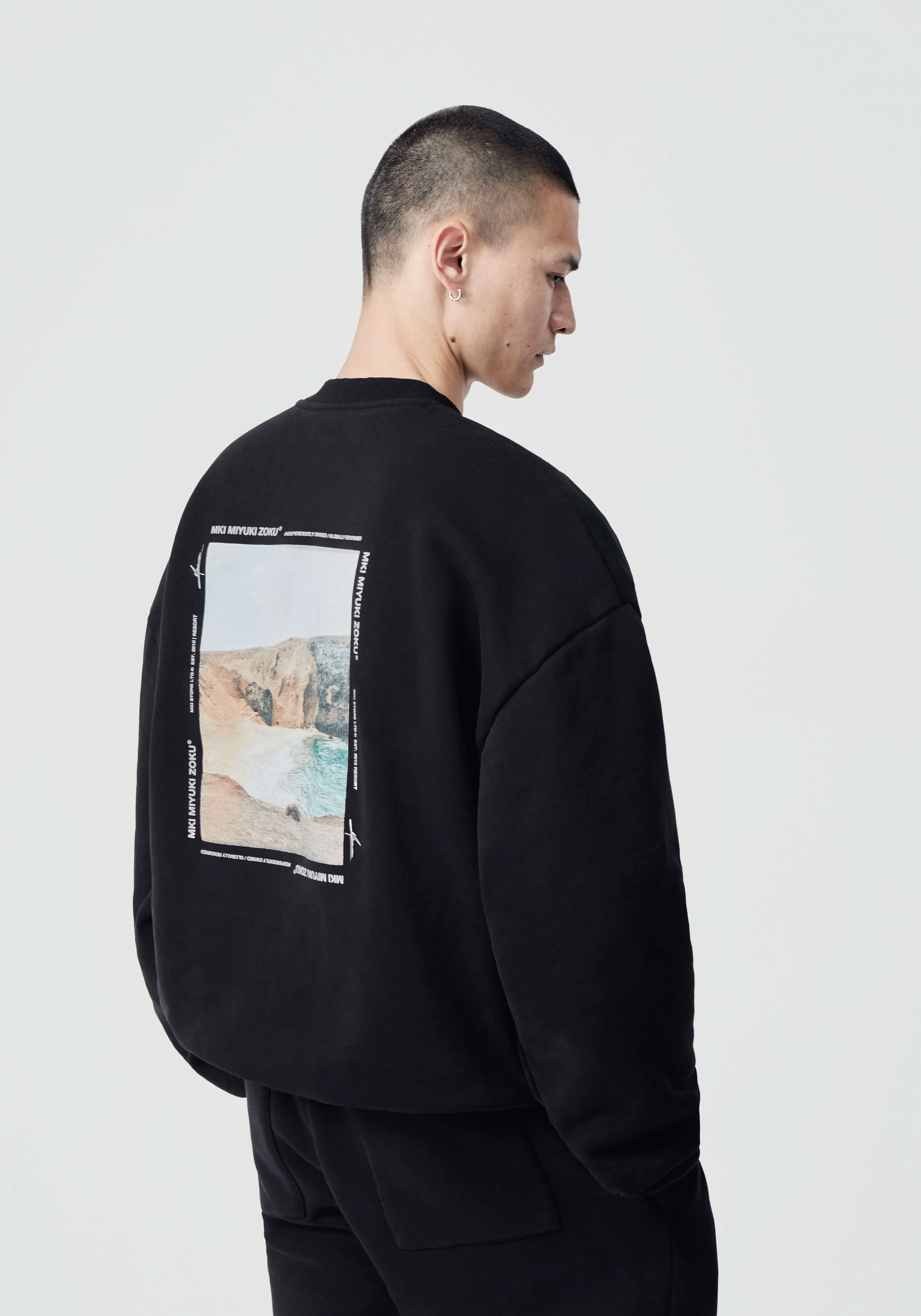 MKI MIYUKI ZOKU MKI RESORT PRINT CREWNECK- SHIRTS | SWEATS