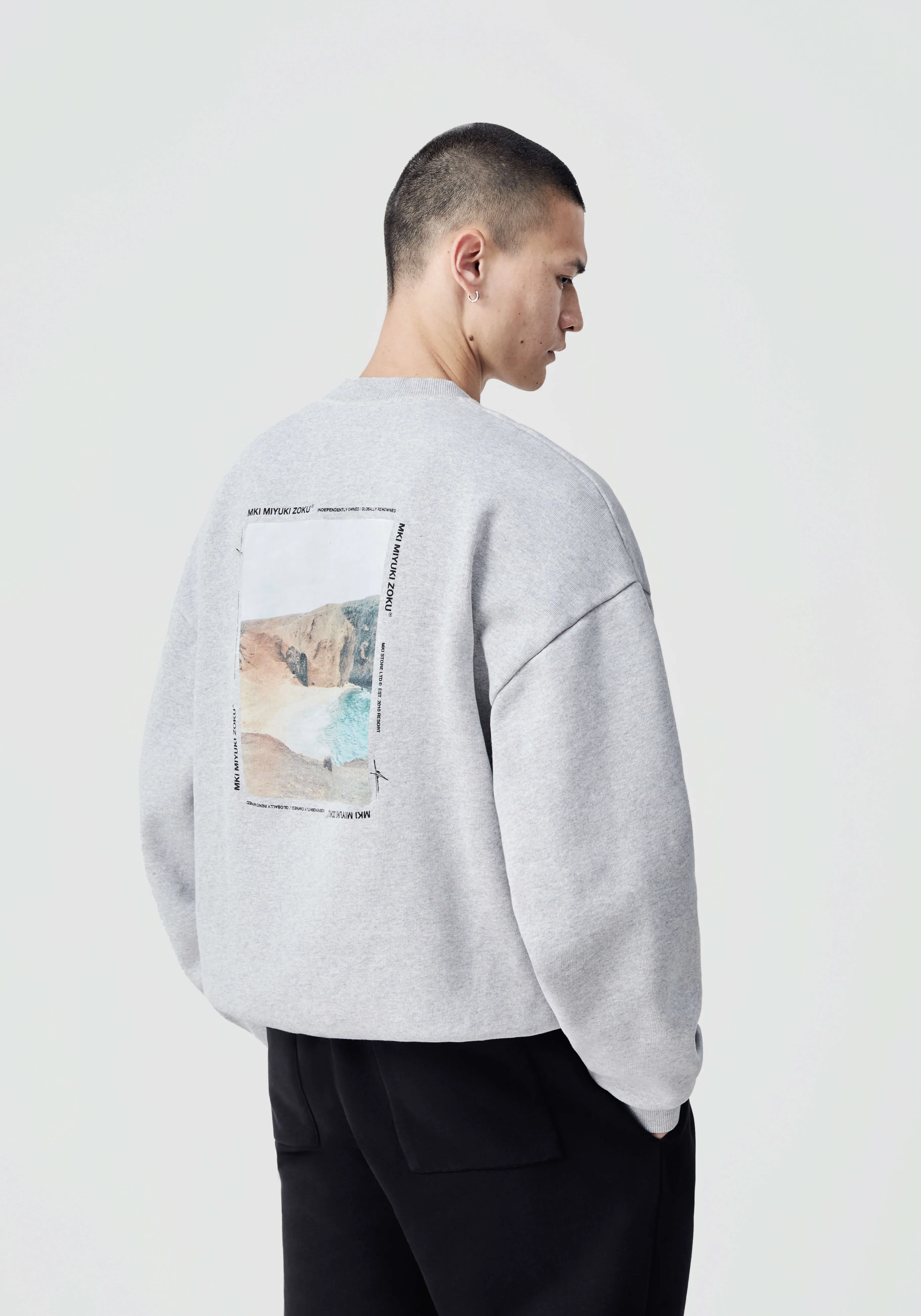 MKI MIYUKI ZOKU MKI RESORT PRINT CREWNECK- SHIRTS | SWEATS