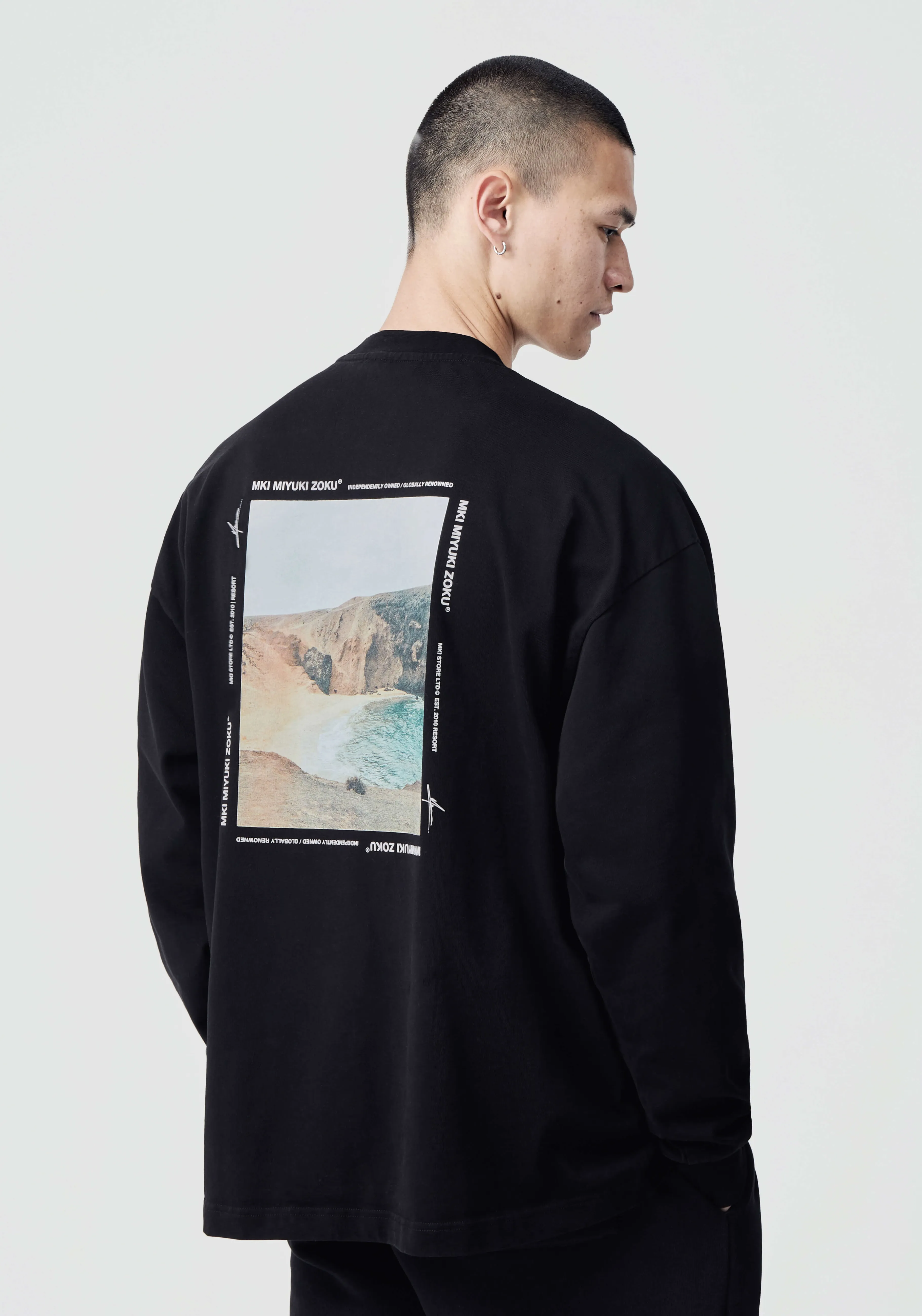 MKI MIYUKI ZOKU MKI RESORT PRINT LONGSLEEVE T-SHIRT- SHIRTS | T-SHIRTS