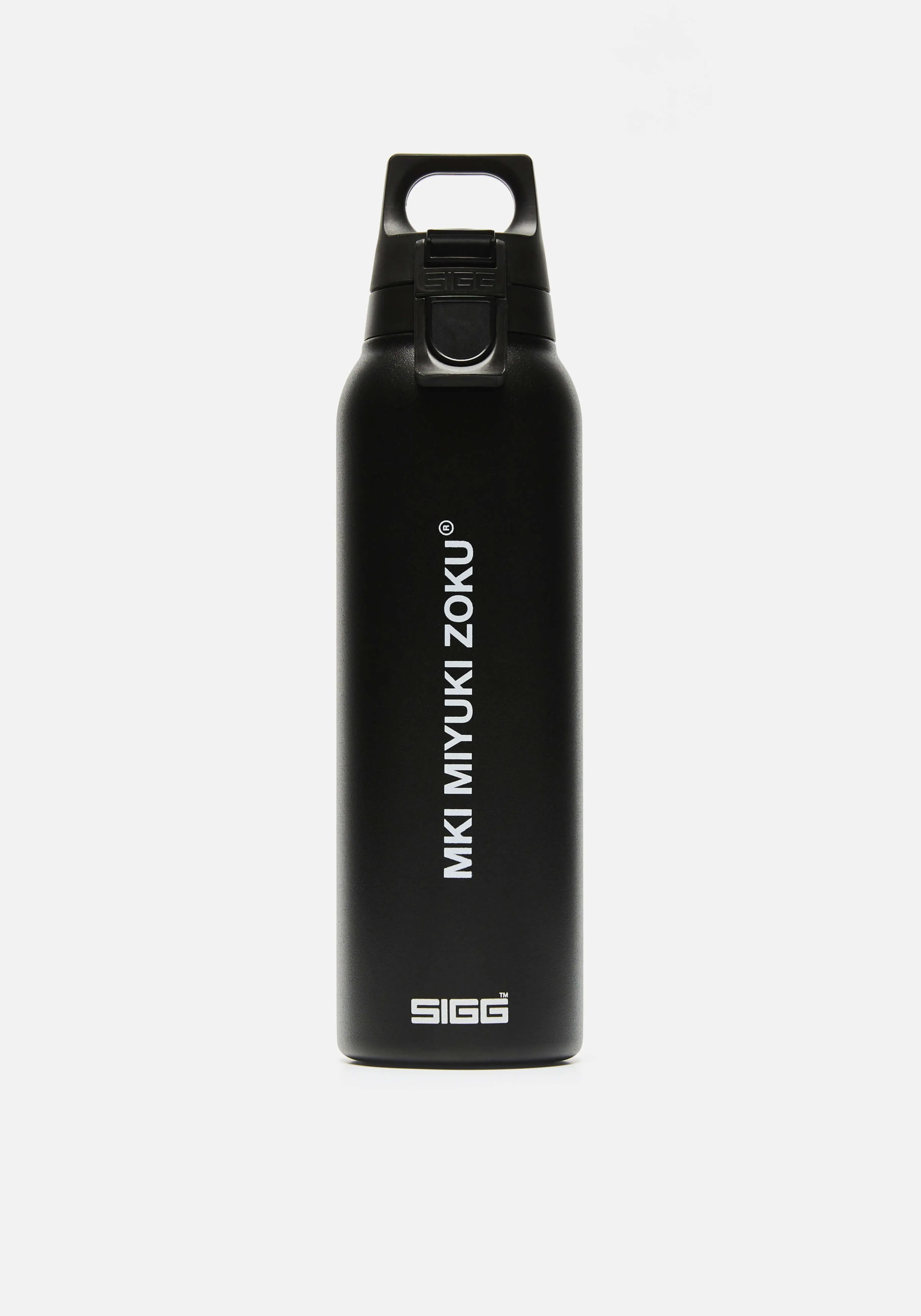 MKI MIYUKI ZOKU MKI X SIGG 19OZ BOTTLE- LIFESTYLE