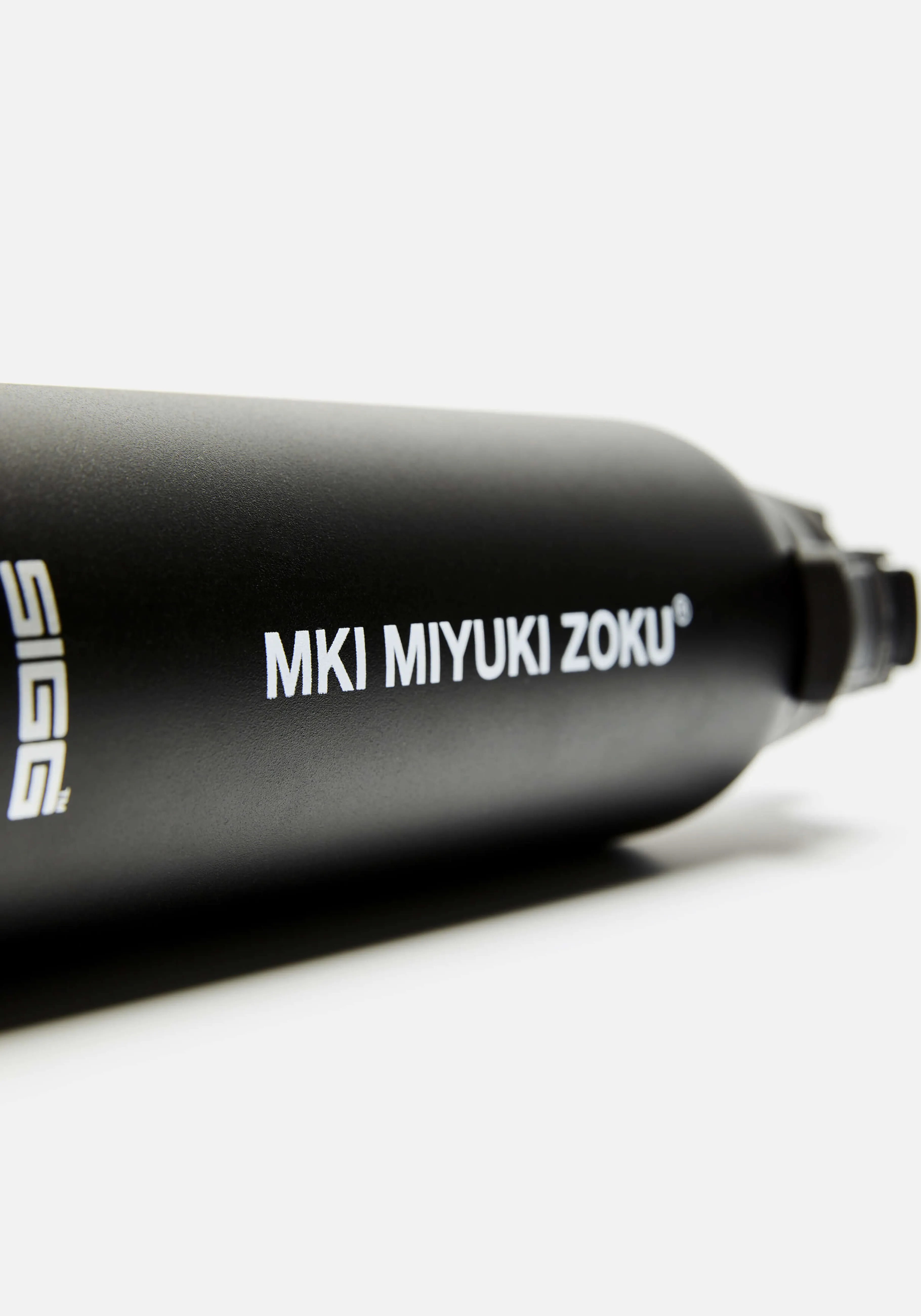 MKI MIYUKI ZOKU MKI X SIGG 19OZ BOTTLE- LIFESTYLE